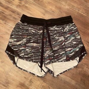 Lululemon *Older Style* Hotty Hots